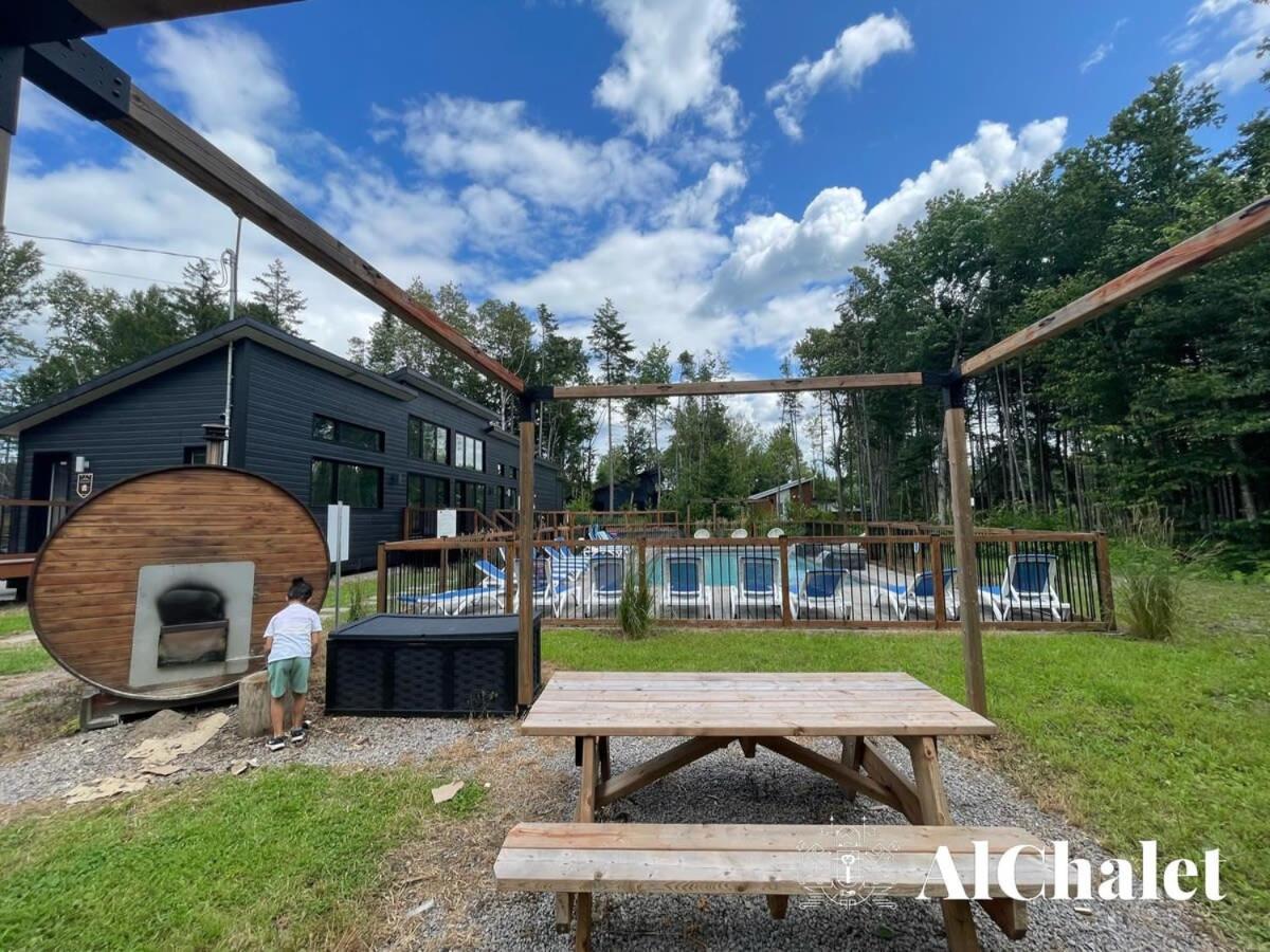 Chalet Bellevue Luxe Avec Spa Et Local A Velo Pont-Rouge Exteriör bild